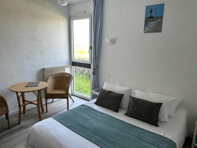 Hotel Les Esseppes L'Epine  Екстер'єр фото